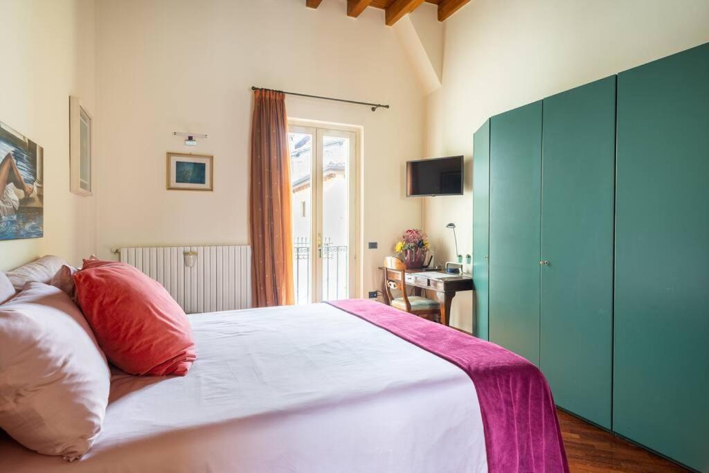 Duomo Apartment Brescia Bagian luar foto